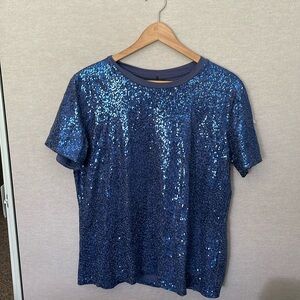 Beautiful DKNY tee with sequin never worn size L